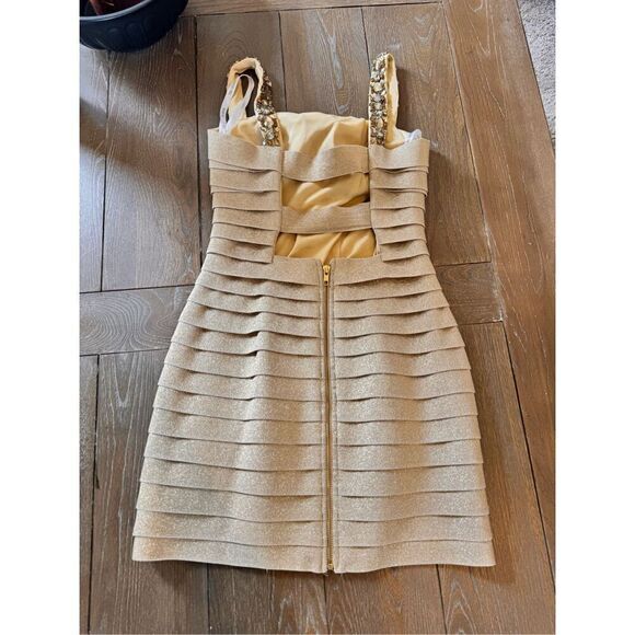 Sherri Hill Gold Tiered Stretch Mini Dress, Size 6 - Picture 10 of 14